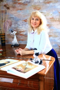 Пасхальная художественная выставка Светланы Малиновской "Все начинается с любви"